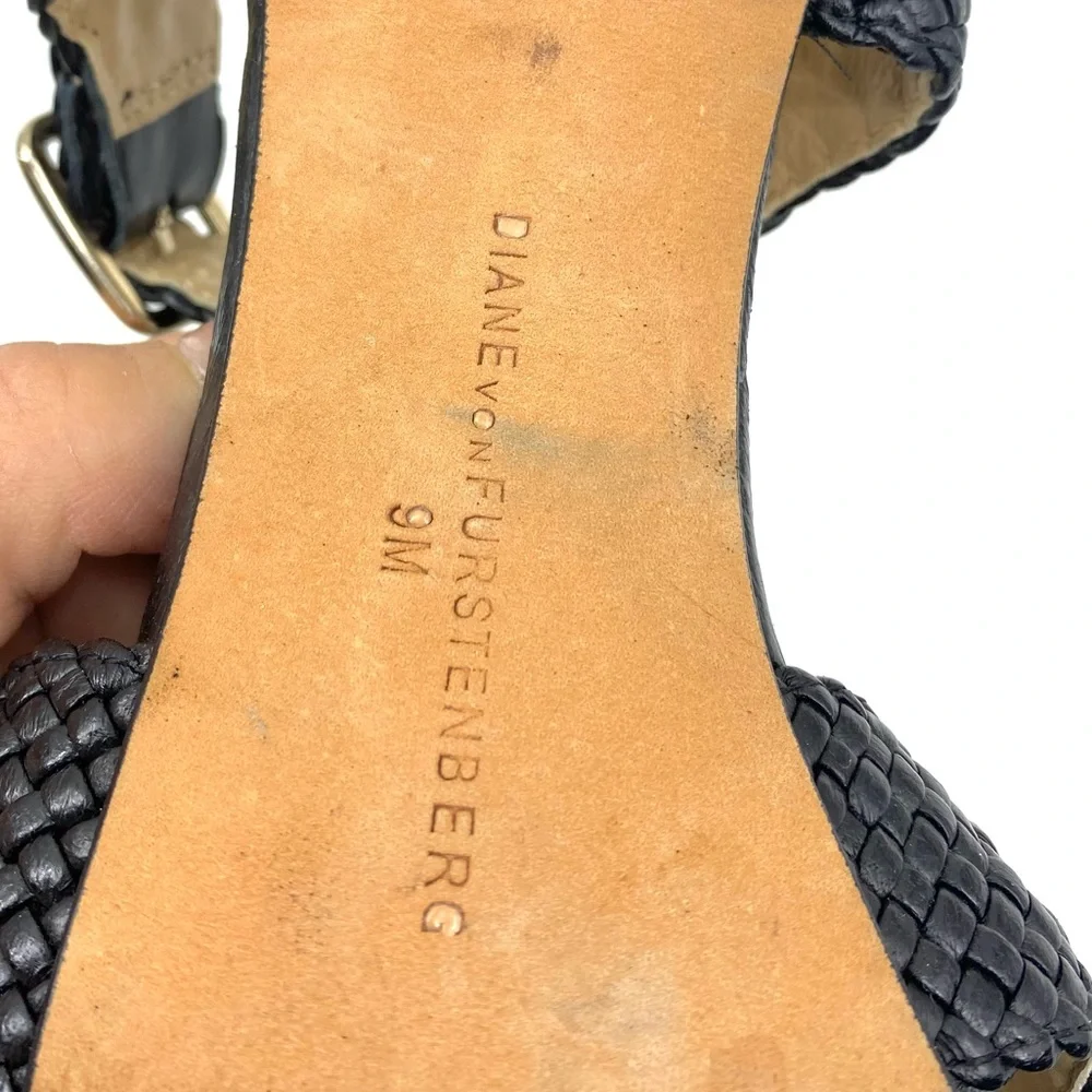 💕SALE💕 DVF Diane Von Furstenberg Black Leather Basketweave Heels - Picture 6 of 8